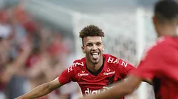 Jajá e lateral estão fora da lista de relacionados do Furacão