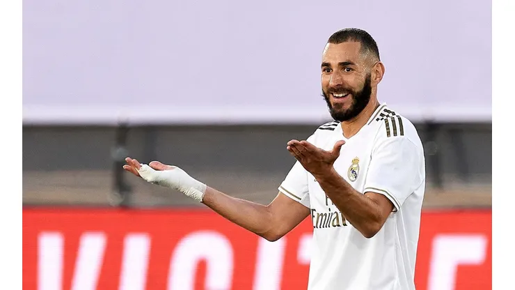 Benzema exalta ex-atacante do Barcelona