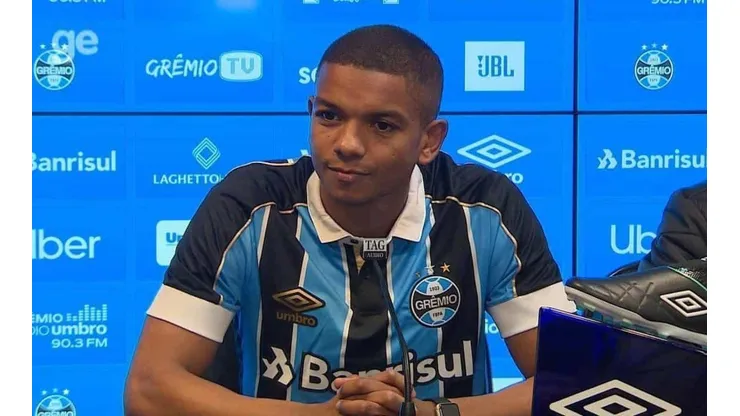 David Braz 'cutuca' Inter por reclamação sobre gramados