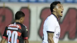 Éderson ganha moral e "cava vaga" no time do Corinthians