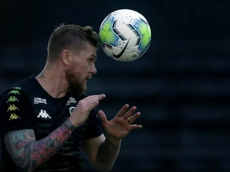 Forster deve desbancar Honda e assumir faltas no Botafogo