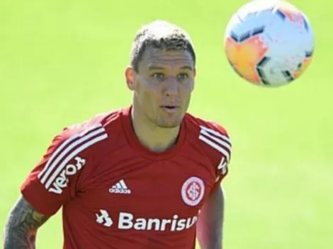 Coudet saca Musto e muda zaga para jogo contra Aimoré