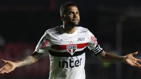 Daniel Alves coloca Fernando Diniz à frente de Guardiola e Tite