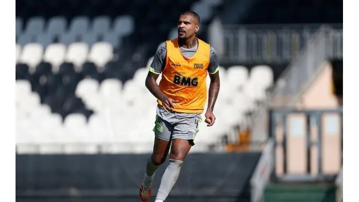 Breno dá mais um passo para voltar aos gramados pelo Vasco