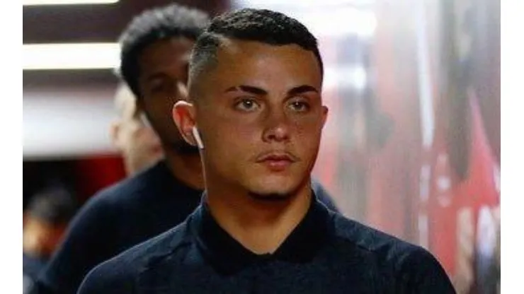 Vasco anuncia renovação de Bruno Gomes e mais 4