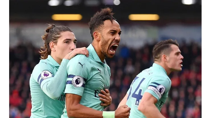Astro do Arsenal-ING revela torcida pelo Corinthians e agita a web