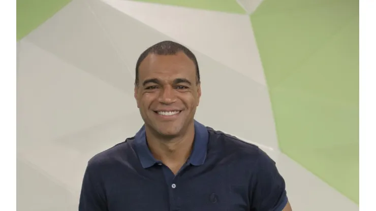 Denílson aconselha Diniz a usar tática para prejudicar Corinthians