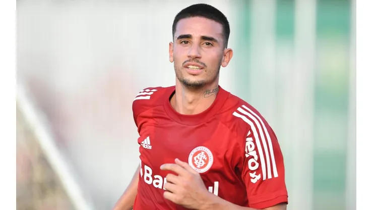 Com Galhardo, Coudet escala time alternativo para jogo contra o Esportivo