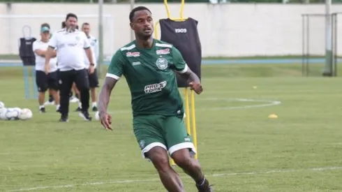 Barroca define escalação do Coritiba com Renê Júnior entre os titulares