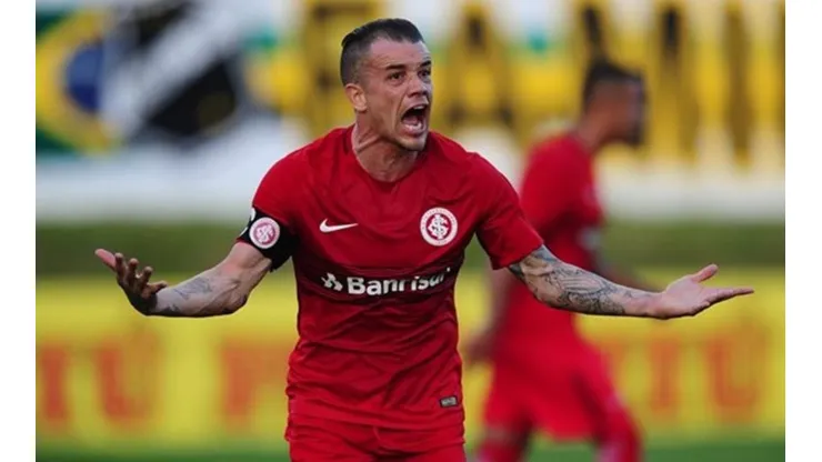 Após Gre-Nal, D'Alessandro dispara contra presidente da FGF