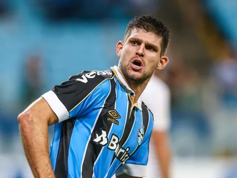 Kannemann pode se "sacrificar" em posição carente no Grêmio