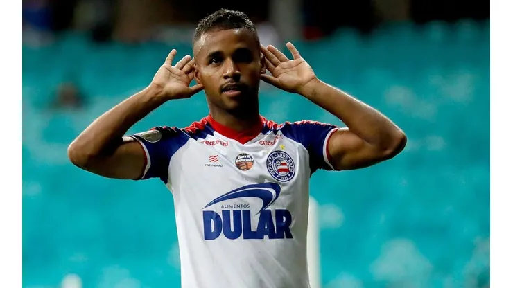 Élber despista sobre renovação no Bahia
