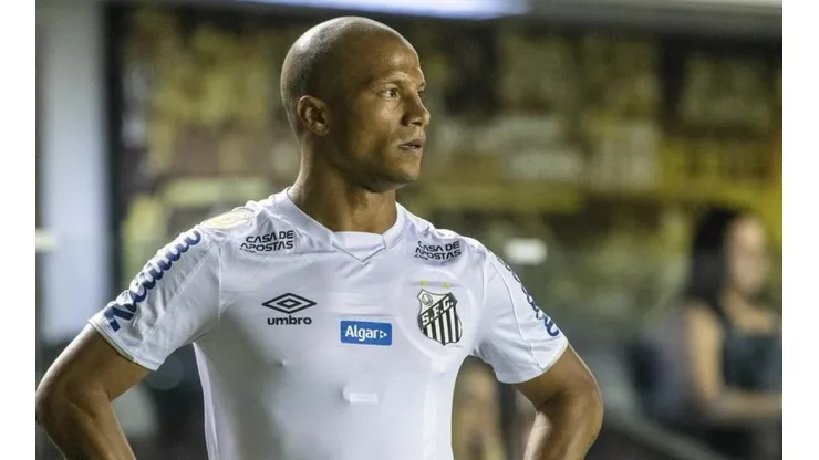 Empresário de Sánchez oferece craque a Palmeiras e Flamengo