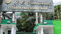 Torcedores do Palmeiras cometem atos de vandalismo na sede do clube