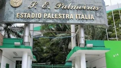 Torcedores do Palmeiras cometem atos de vandalismo na sede do clube