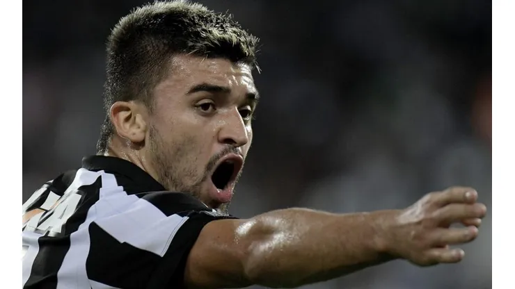 Victor Luís manda recado para torcida do Botafogo: "Novamente fui escolhido"