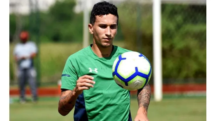 Fluminense negocia extensão de contrato com Dodi