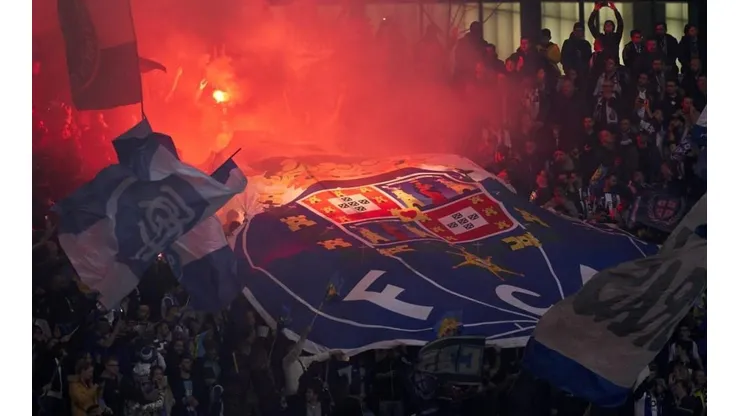 Organizada do Porto debocha do Flamengo e dispara: “Aqui é Vasco, po***”