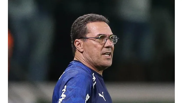 Luxemburgo reacende polêmica com Fla e debocha de Jesus
