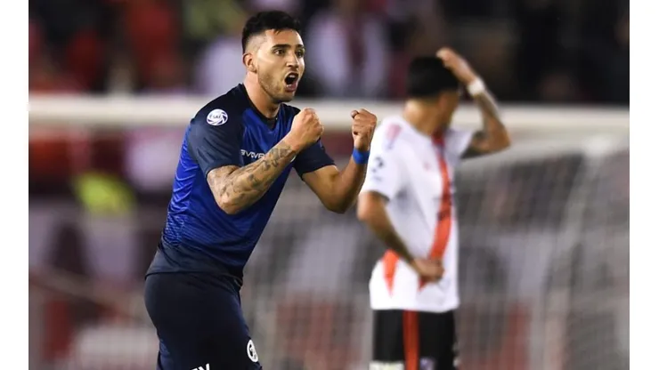 Coudet entra em ação por 'chapéu' do Inter no Galo por Bustos