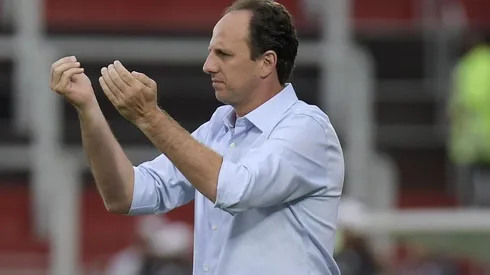 Ceni viraliza no Fortaleza com 'senhora' bronca em Romarinho