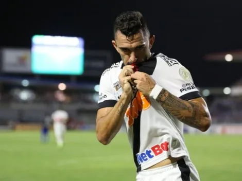 Raul comunica decisão ao técnico Ramon Menezes