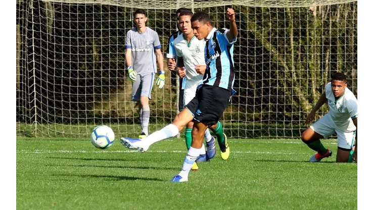 Grêmio recebe proposta de R$ 61,2 milhões por Diego Rosa