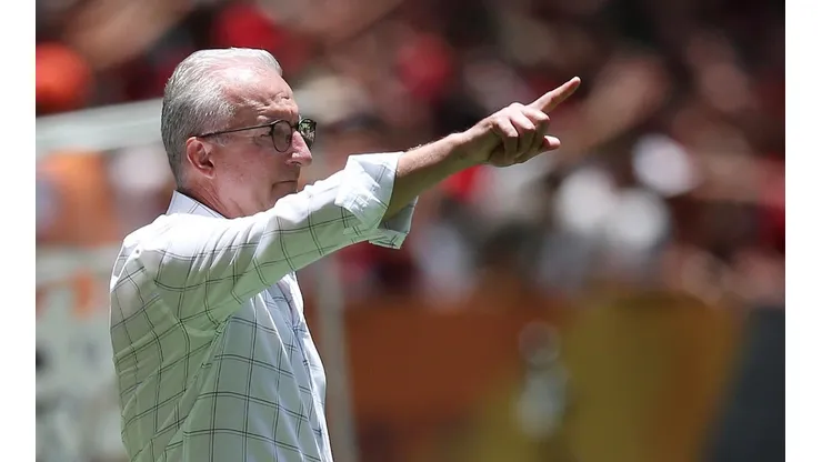Pandemia "obriga" Dorival mudar planejamento do Athletico