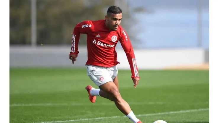 Eduardo Coudet avaliará Pottker e mais 4 reforços caseiros do Internacional