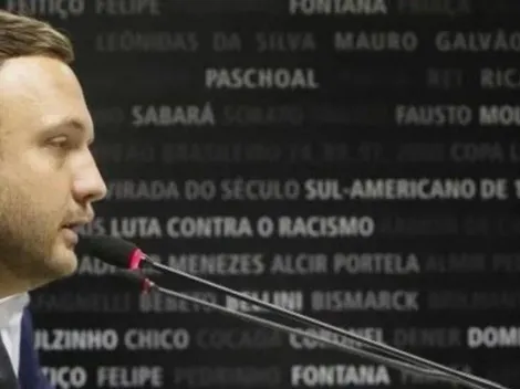 Mazzuco trabalha e "presenteia" torcedores do Vasco com pacotão de renovações