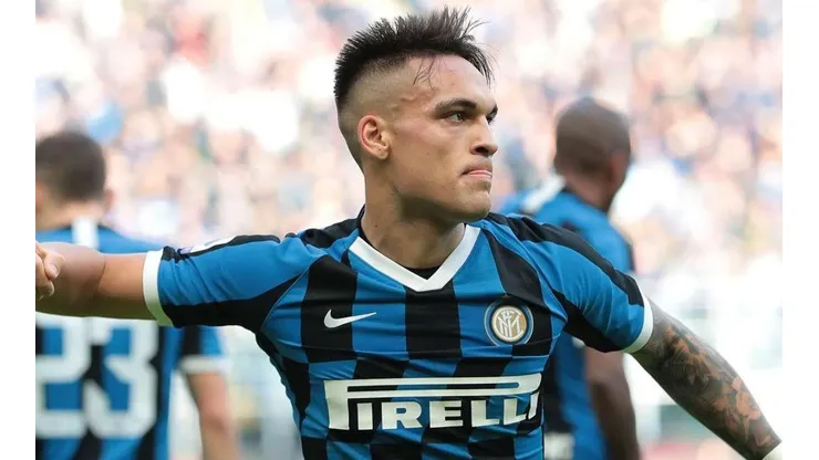 Barcelona ganha concorrência de time inglês por Lautaro Martínez