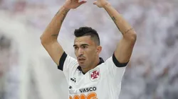 Ainda com futuro incerto, Raul encanta Ramon em jogo-treino do Vasco
