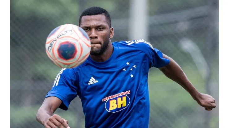 Empresário de Thiago avisa Cruzeiro sobre sondagens do exterior