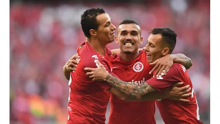 Atacante "esquecido" cava vaga no Inter