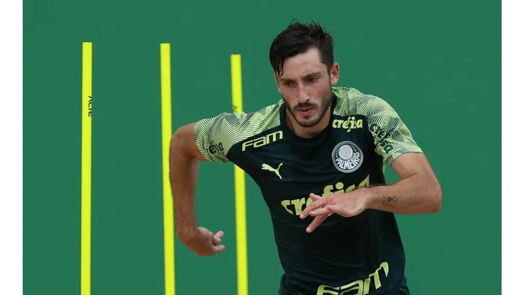 Palmeiras vê Milan fazer nova investida por Viña