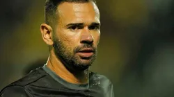 Castan é perguntado sobre situação de Guarín e manda 'indireta' ao meia