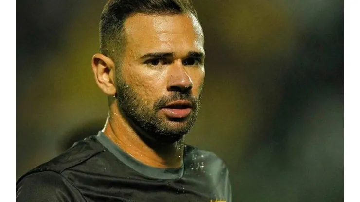 Castan é perguntado sobre situação de Guarín e manda 'indireta' ao meia