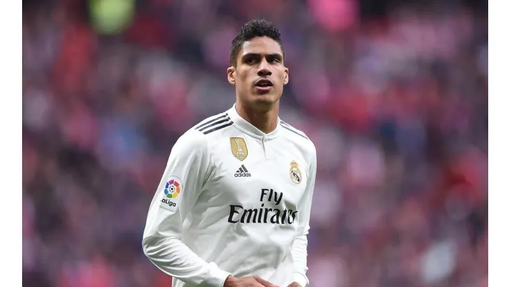 Varane desdenha de chororô de ex-diretor do Barça e manda indireta