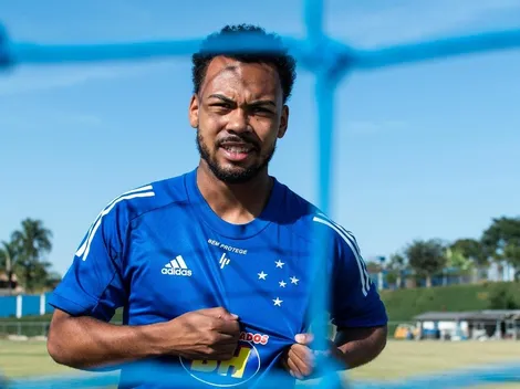 Claudinho veste a camisa do Cruzeiro e revela suas características