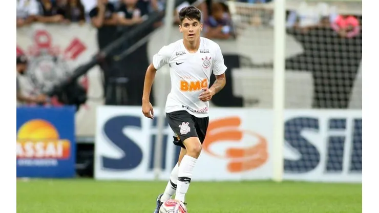 Araos e mais 8 buscam chance no Corinthians em retorno