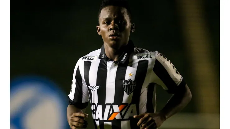 Mattos descarta Cazares e já tem alvo no mercado para o Galo
