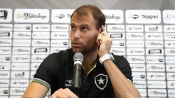 Joel Carli aciona o Botafogo na justiça