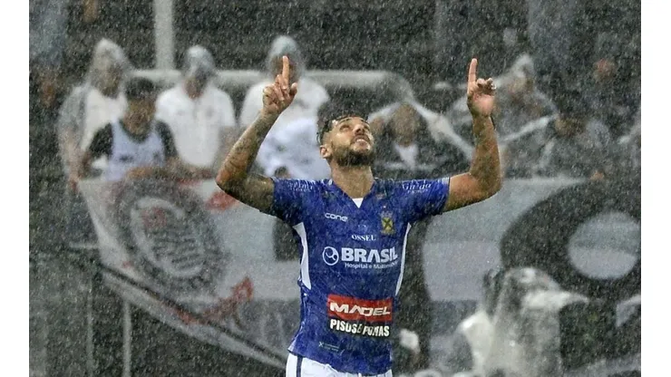 Sport quita dívida com Mark González e aguarda estreia de Ronaldo e mais 2