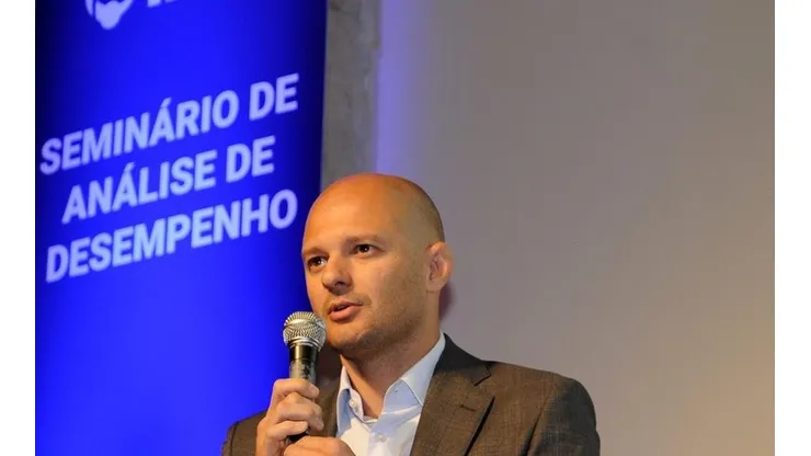 William Thomas entra em ação e Santos tenta renovar com titular de Jesualdo