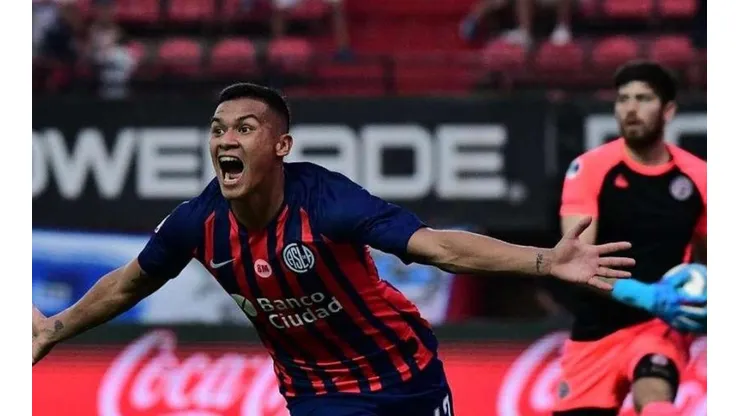 Flamengo quer lateral do San Lorenzo para concorrer com Rafinha