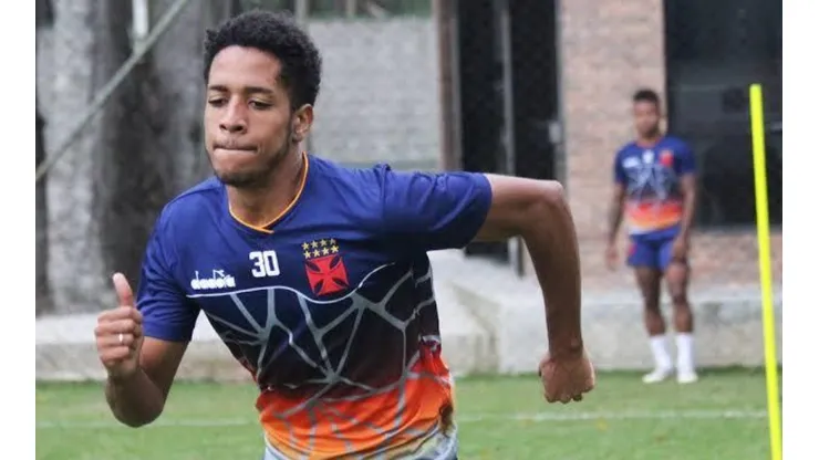 Miranda e mais 2 viram ausências por lesão em treino no Vasco