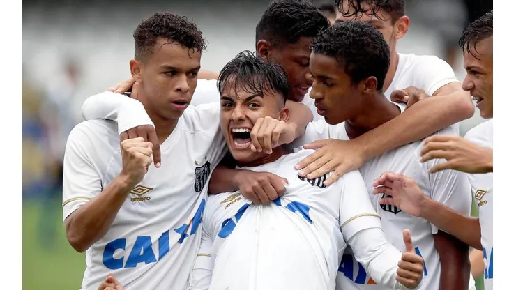 Saída de Jean Mota deixa caminho livre para Meninos da Vila no Santos