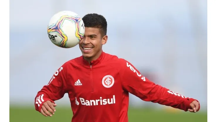 Inter define prazo para definir futuro de Cesinha