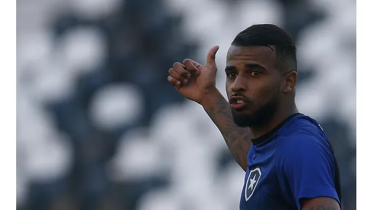 Inter fica de olho em venda de Alex Santana no Botafogo