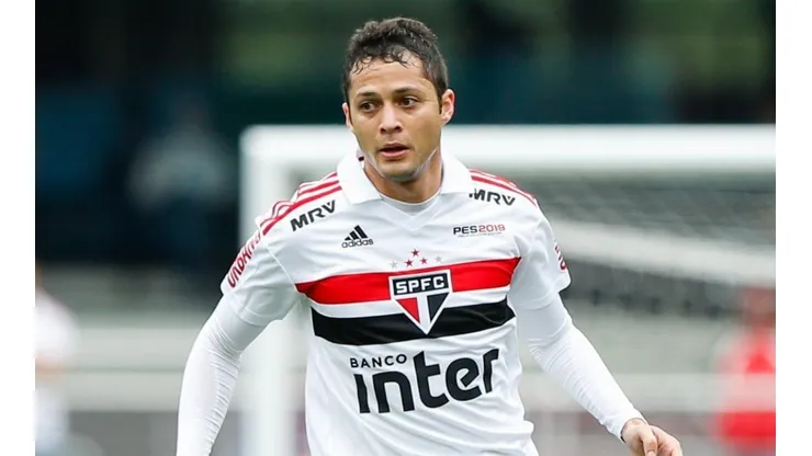 São Paulo se antecipa e define situação de Anderson Martins